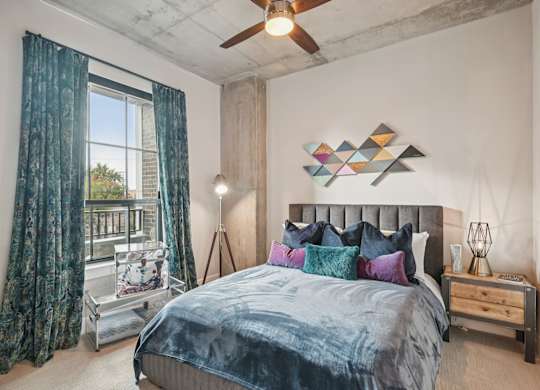 The Case Building Apartments in Dallas, TX Bedroom