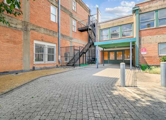 Elm St Lofts in Dallas TX exterior
