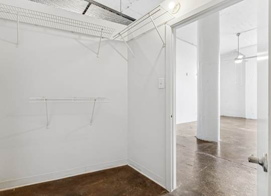 3200 Main Lofts in Dallas, TX Closet