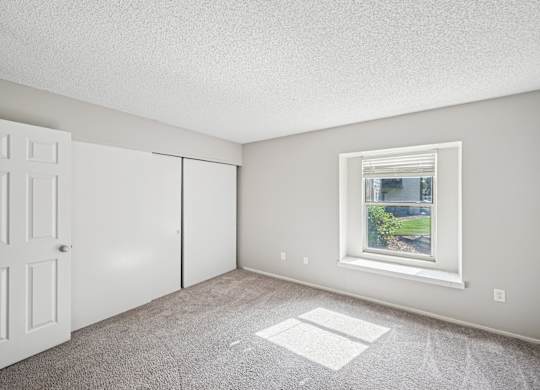 Greensview in Aurora CO Colonial Bedroom