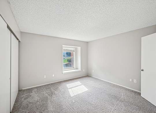 Greensview in Aurora CO Colonial Bedroom
