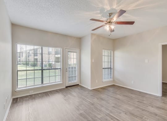 Unit 2B at Lakeridge Apartment Homes in Irving, Texas, TX