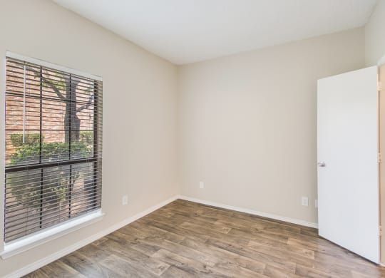 Unit 2E available at Lakeridge Apartment Homes in Irving, Texas, TX