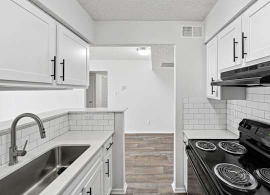 2 bedroom kitchen in Oaks of Denton in Denton, TX