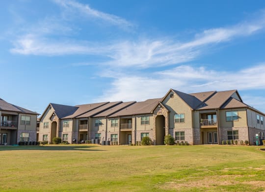Apartment Exterior | Pensacola Grand | Pensacola FL