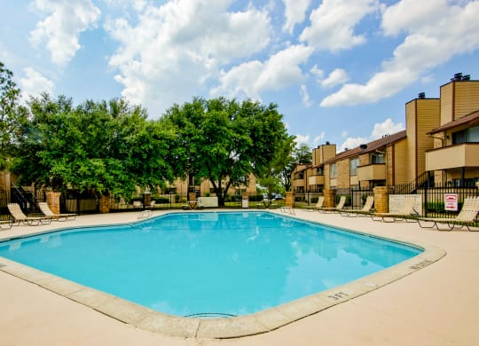 Pool View 1 at 600 Baylor in Longview Tx