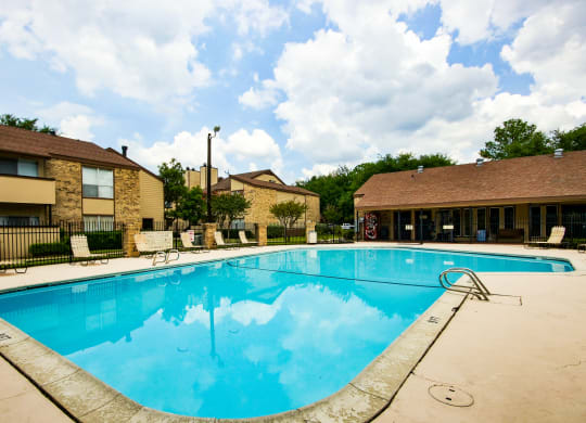 Pool View 4 at 600 Baylor in Longview Tx