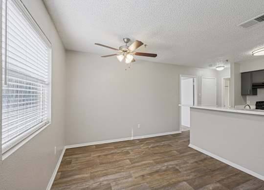 Rustic Oaks Apartments in Wylie, Tx Dining room