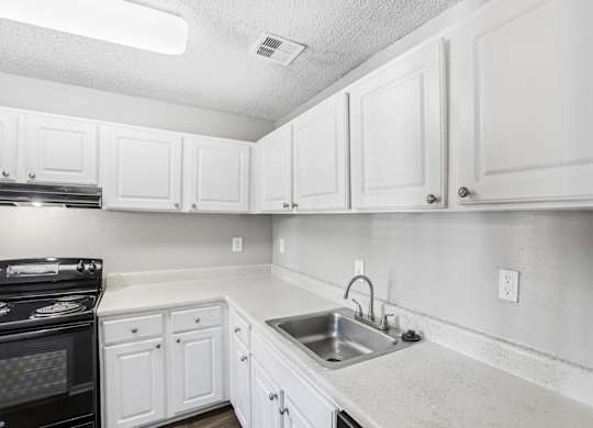Standford Village Apartments in Norcross, GA Kitchen