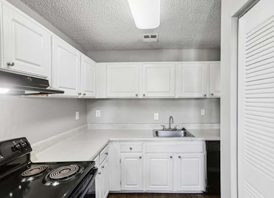 Standford Village Apartments in Norcross, GA Kitchen