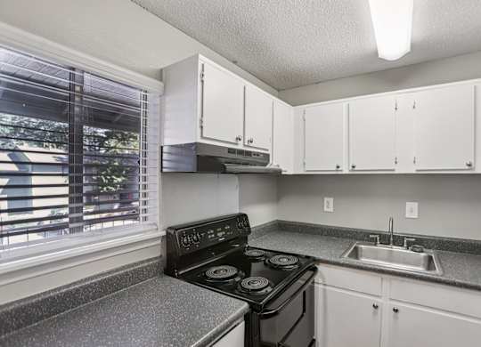 Standford Village Apartments in Norcross, GA Kitchen