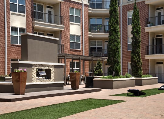 Courtyard at The Grand at Upper Kirby | Apartments in Houston, TX