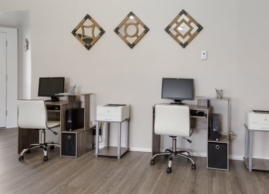 Business center at Windridge apartments in Dallas, TX