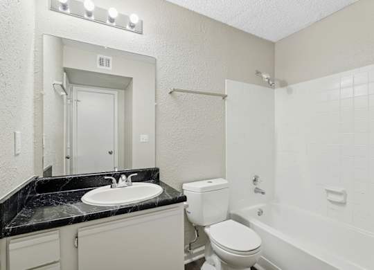 Woodmere Trace Apartmements in Duluth, GA Bathroom