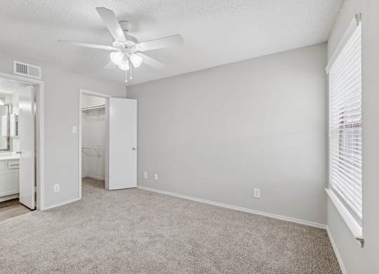B1 bedroom at Jefferson Place in Irving, Tx