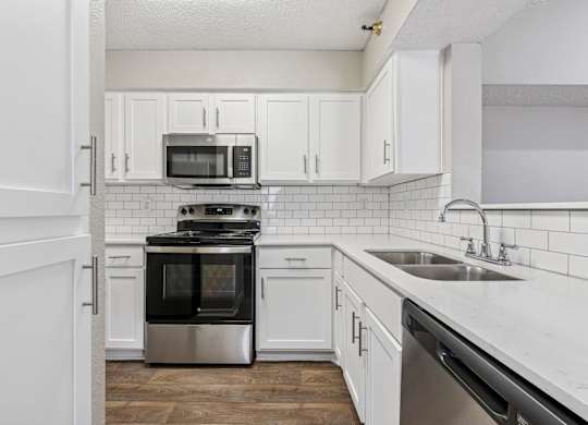 B1 kitchen at Jefferson Place in Irving, Tx