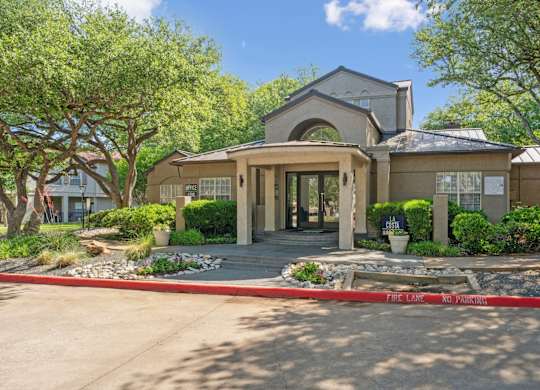 Exterior shot of the leasing office at La Costa in Plano, TX
