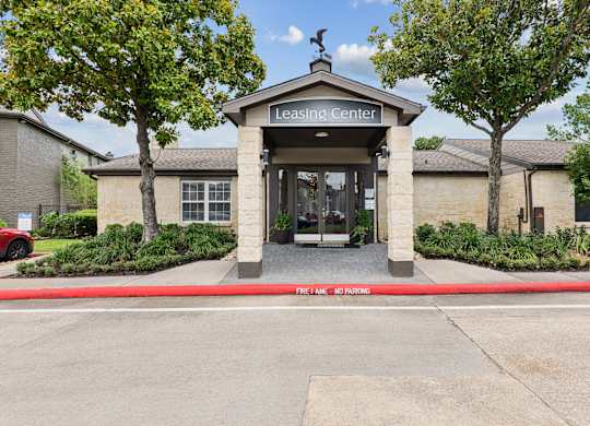 Leasing Office at Willow Brook Crossing in Houston, TX