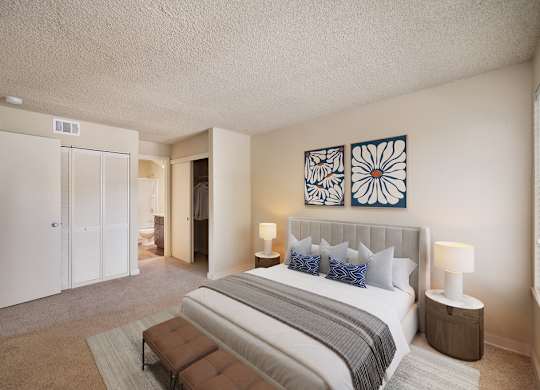 Large Bedroom at Fountains of Fair Oaks, California, 95628