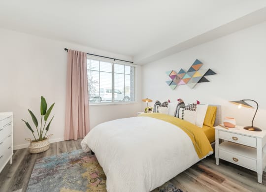 Bedroom at Sierra Gateway Apartments, Rocklin