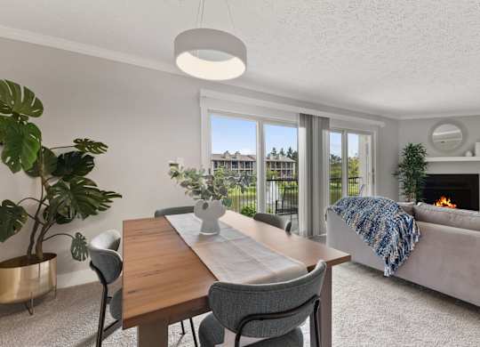 Dining Room at Lakes of Carmel Apartments, Indiana, 46032