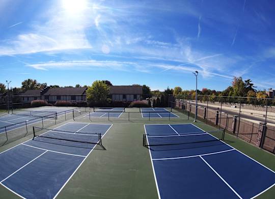 Multiple Tennis Courts at Woodland Springs Apartment Homes, Carmel, IN, 46033