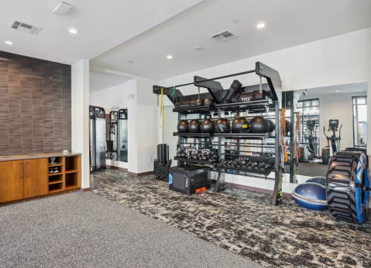 the gym at the preserve at green valley apartments at Link Apartments® Broad Ave, Memphis, TN