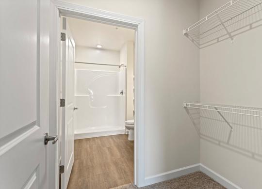 Peaks of Lexington Apartments Bedroom Walk-In Closet
