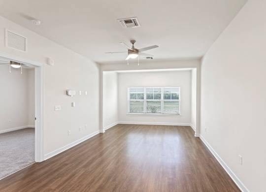 Peaks of Lexington Apartments Living Room