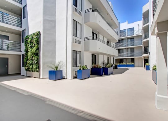 the apartments at The Kenmore Los Feliz, Los Angeles, CA