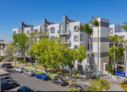 Buildingat Midvale Apartments, Los Angeles, CA