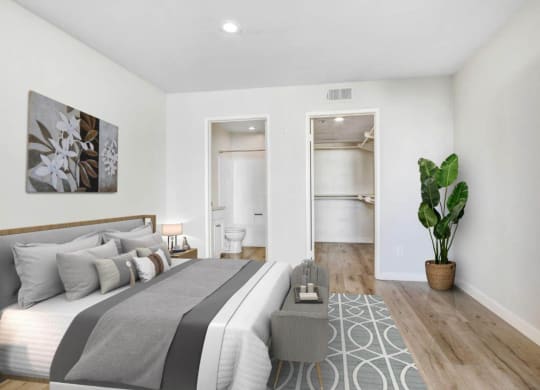 Bedroom With Closet at The Kenmore Los Feliz, California