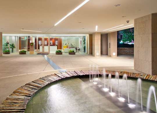Exterior Front With Fountains at Wilshire Margot, Los Angeles, CA 90024