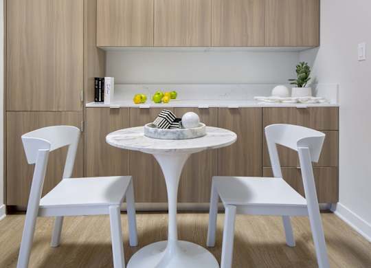 Dining Table at Wilshire Margot, Los Angeles, CA 