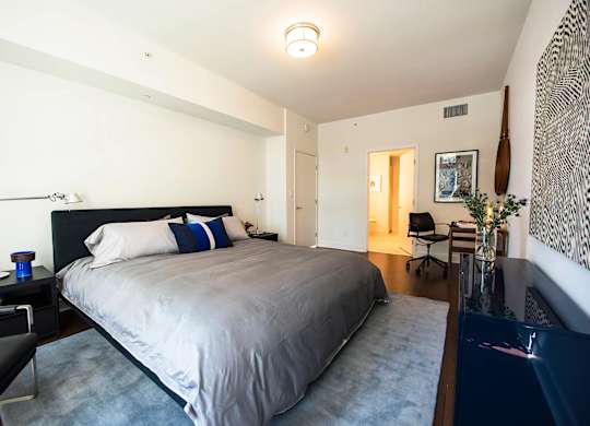 Large Bedroom at Wilshire Margot, Los Angeles California 