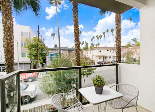 Patio at Vues on Gordon, Los Angeles, 90028 