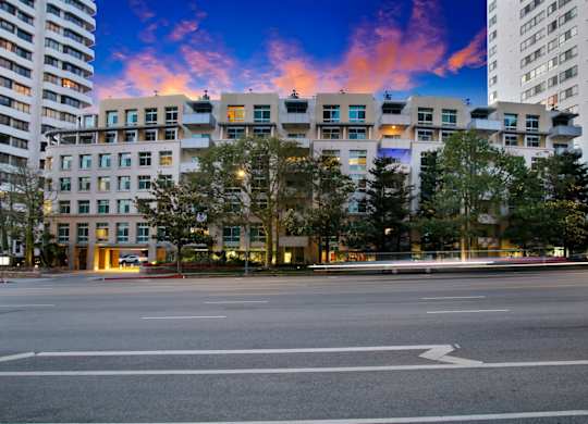 Exterior Porch at Wilshire Margot, Los Angeles