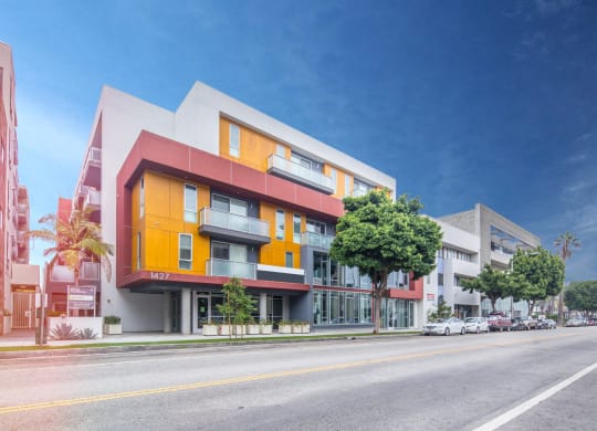 Exterior Street at Seventh West Apartments, Santa Monica, CA 