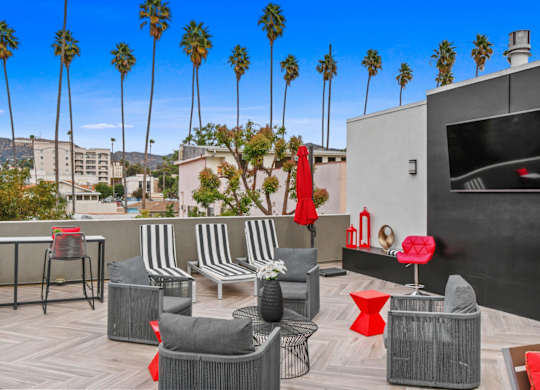 Rooftop Patio at Vues on Gordon, Los Angeles California