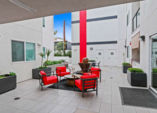 Outdoor Lounge at Vues on Gordon, Los Angeles, CA