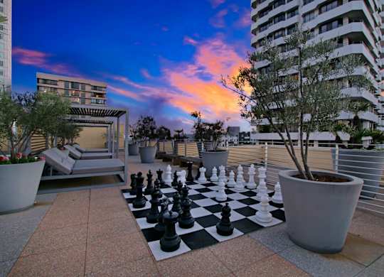Outdoor Chase Board at Wilshire Margot, Los Angeles, 90024