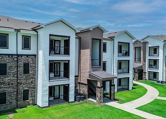 Sherman TX Apartment community Creed Canyon