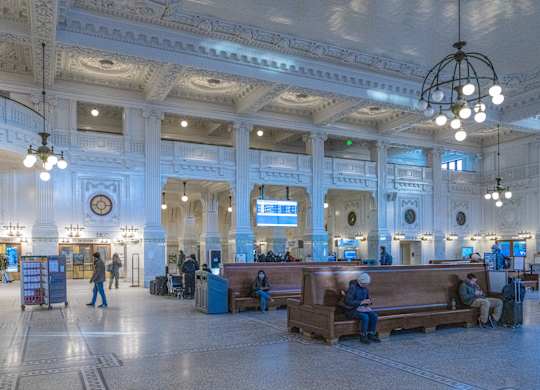 the lobby of the great hall of the union station
