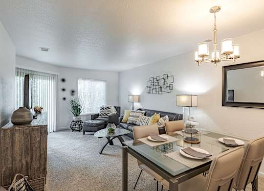 Dining Room at Hidden Lakes Apartments, Michigan, 48346