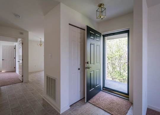 Hallway View at Highlands at Warwick Apartments, Pennsylvania