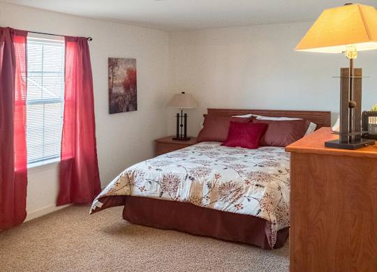 Large Bedroom at Highlands at Warwick Apartments, Lilitz, Pennsylvania