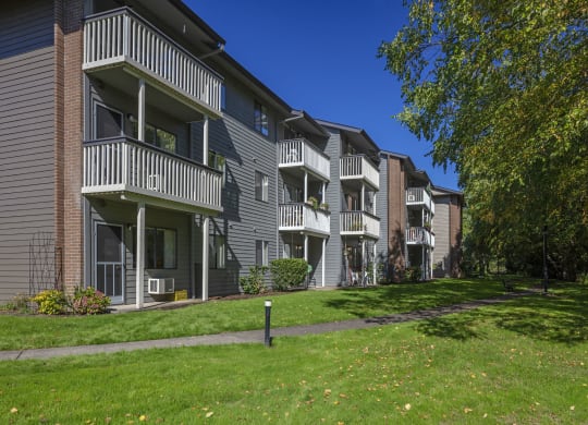 CreeksideVillage_Photo_Exterior