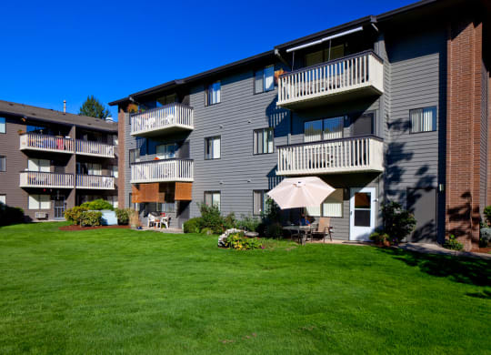 CreeksideVillage_Photo_Exterior