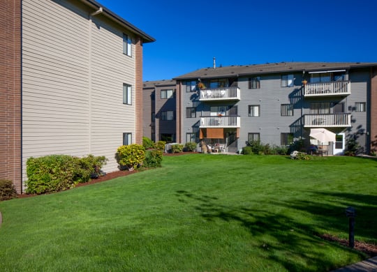 CreeksideVillage_Photo_Exterior
