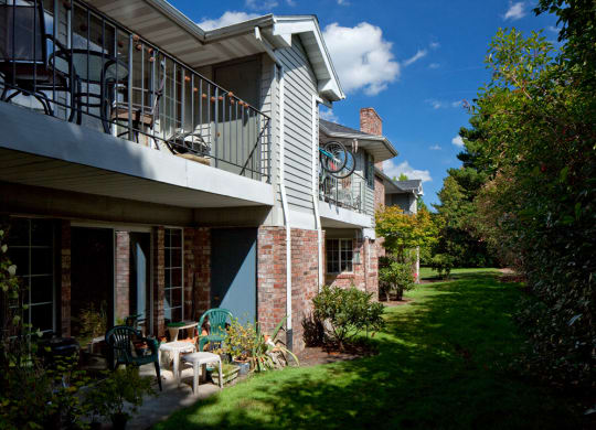 FirGrove_Photo_PatioBalcony